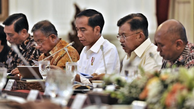 Presiden Joko Widodo (tengah) di Istana Negara. (Foto: Setkab.go.id)