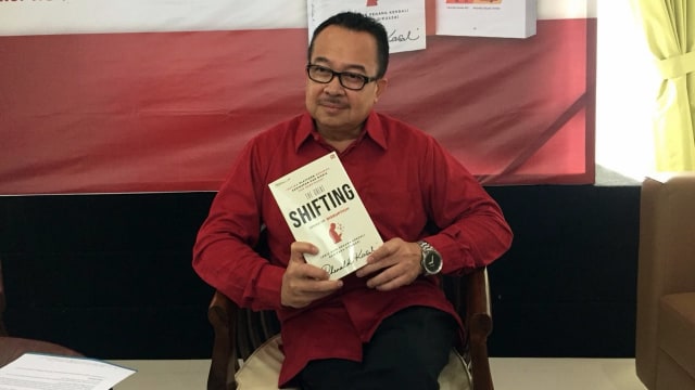 Rhenald Kasali saat peluncuran buku The Great Shifting di rumah perubahan, Bekasi, Sabtu (21/7). (Foto: Abdul Latif/kumparan)