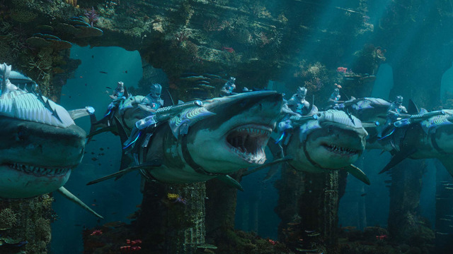Prajurit bawah laut siap menyerang (Foto: Warner Bros.)