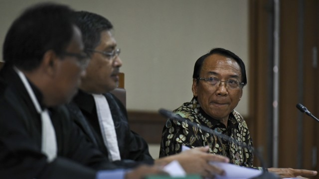 Terpidana kasus tindak pidana korupsi Jero Wacik menjalani sidang Peninjauan Kembali (PK) di Pengadilan Negeri Jakarta Pusat, Jakarta, Senin (23/7). (Foto: ANTARA FOTO/Hafidz Mubarak)