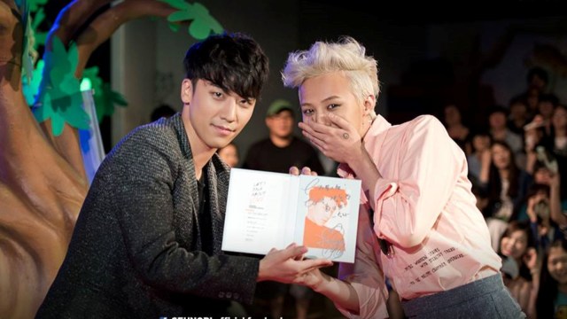 Seungri dan G Dragon (Foto: Facebook  @officialseungri)
