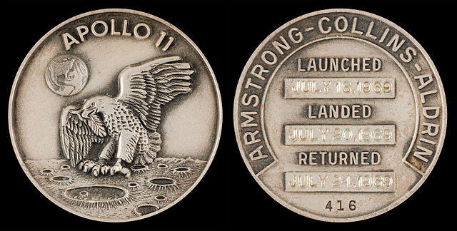 Medali Robbins dari Apolo 11. (Foto: Heritage Auctions)