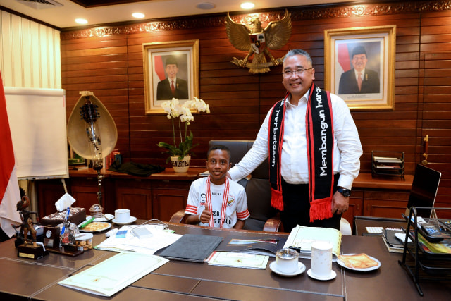 Mendes PDTT dan Tim Laskar Perbatasan (Foto: Kemendes )