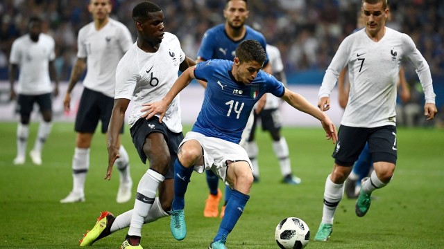 Jorginho dalam laga Italia vs Prancis. (Foto: AFP/Franck Fife)