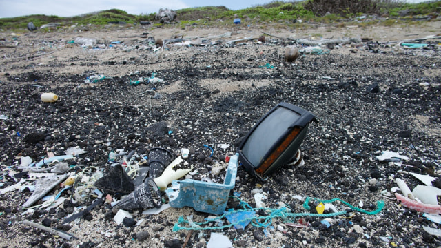 Sampah di Pantai Kamilo, Hawaii, US. (Foto: Flickr / Civil Beat)
