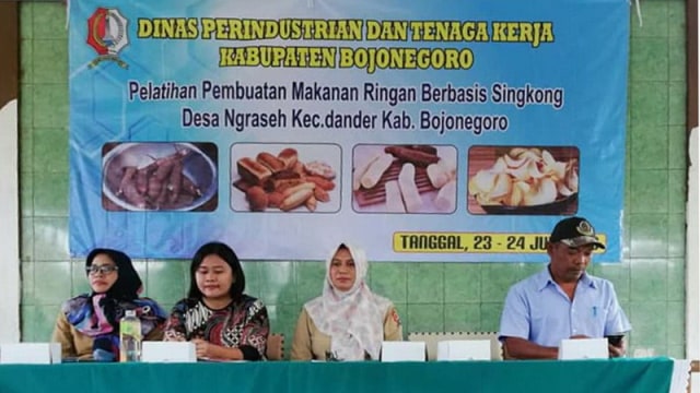 Disperinnaker Bojonegoro Gelar Pelatihan Kewirausahaan Untuk Ibu-Ibu Rumah Tangga