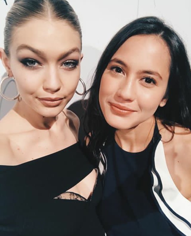10 Seleb yang Pernah Berfoto dengan Artis Luar Negeri (7)