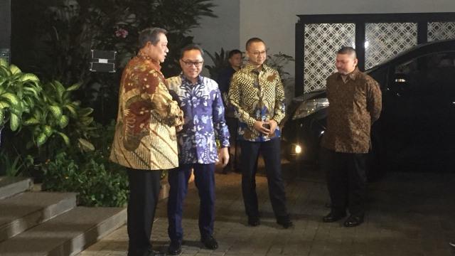 SBY dan Zulkifli Hasan bertemu di kediaman SBY. (Foto: Mirsan Simamora/kumparan)