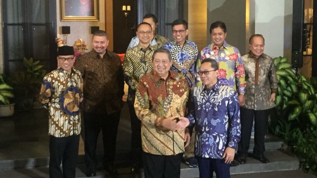 SBY, Zulkifli Hasan, Soeparno, Syarief Hasan di rumah SBY. (Foto: Mirsan Simamora/kumparan)