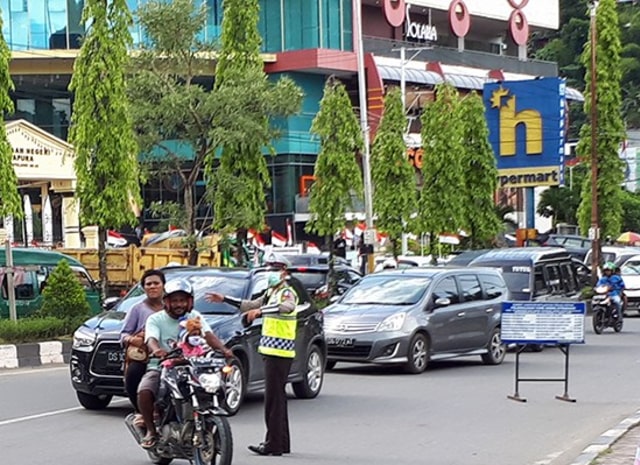 Polda Papua Bantah Video Bentrok Warga dan Polisi (1)