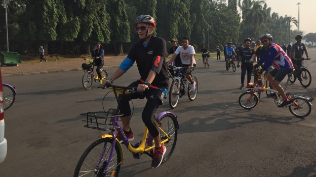 Sandi saat peluncuran bike sharing di Monas (Foto: Moh Fajri/kumparan)