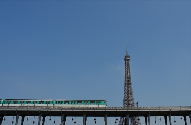 Métro de Paris, Kelok 'Ular Besi' di Bawah Tanah Paris (3)
