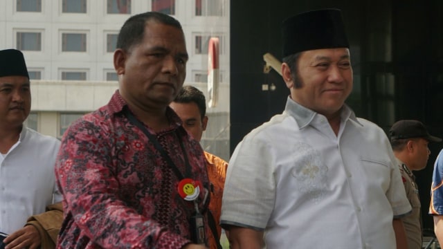 Bupati Lampung Selatan Zainudin Hasan saat akan diperiksa KPK, Jumat (27/7). (Foto: Nugroho Sejati/kumparan)