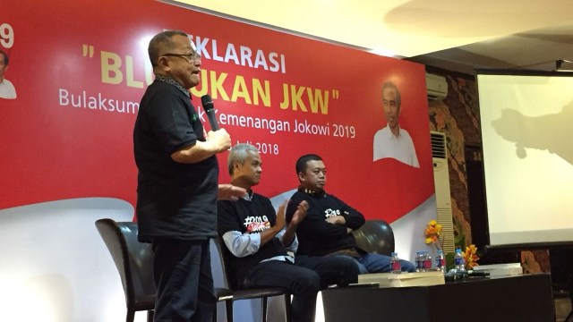Ganjar (tengah) dan Nusron Wahid (paling kanan) di Restoran Kuring, SCBD, Jakarta Selatan. (Foto: Reki Febrian/kumparan)