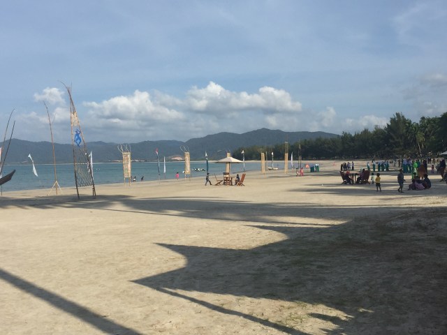 Pantai Padang Melang, Kabupaten Anambas (Foto: Elmalisa Bancin/kumparan)