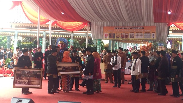 Gubernur DKI Jakarta, Anies Baswedan menghadiri Lebaran Betawi yang ke-11 di Setu Babakan, Jakarta Selatan (29/7). (Foto: Mirsan Simamora/kumparan)