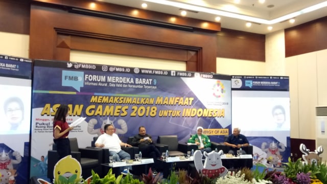 Menteri PPN Bambang Brodjonegoro dan Menteri Pariwisata Arief Yahya dalam diskusi Maksimal Manfaat Asian Games 2018 di Gedung Bappenas, Jakarta.  (Foto: Ela Nurlaela/kumparan)