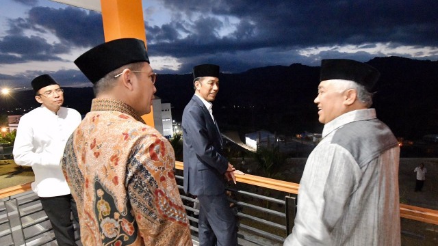 Jokowi resmikan Pesantren di Sumbawa Besar. (Foto: Agus Suparto - Presidential Palace)