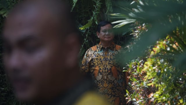 Prabowo Subianto saat menunggu kedatangan SBY di Kertanegara, Jakarta Selatan (30/7). (Foto: Irfan Adi Saputra/kumparan)