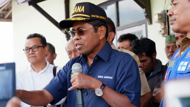 Menteri Sosial, Idrus Marham di Posko Gempa Sembalun, Lombok Timur, NTB. (Foto: Resya Firmansyah/kumparan)