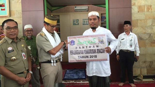 Wakil Gubernur DKI Jakarta, Sandiaga Uno, di Masjid Pulau Sebira Kepulauan Seribu. (Foto: Moh Fajri/kumparan)