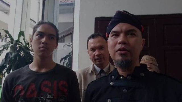 El Rumi dan Ahmad Dhani. (Foto: Alexander Vito Edward Kukuh/kumparan)