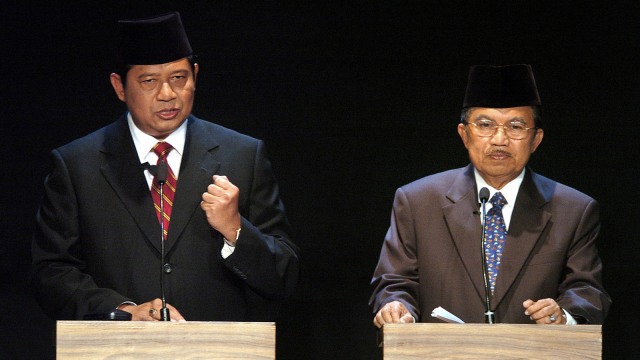 Susilo Bambang Yudhoyono dan Jusuf Kalla. (Foto: AFP/BAY ISMOYO)
