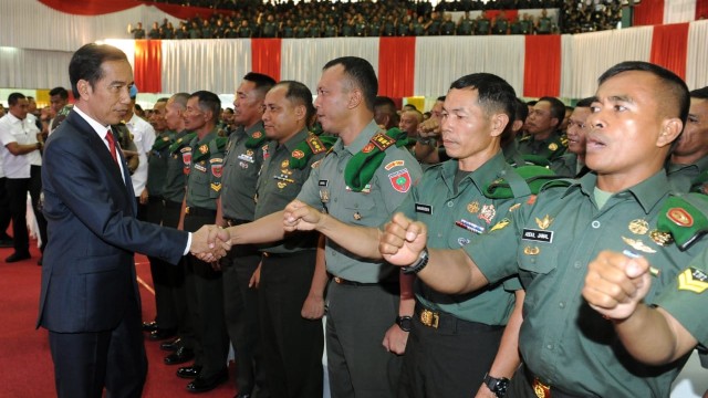 Jokowi Beri Pengarahan ke Babinsa di Makassar (Foto: Dok. Biro Pers Setpres)