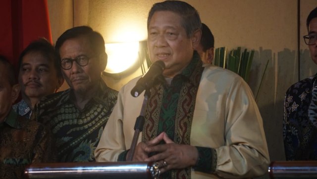 Pertemuan SBY dengan Salim Segaf Al-Jufri di Grand Melia, Jakarta, Senin (30/7). (Foto: Irfan Adi Saputra/kumparan)