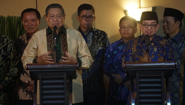 Pertemuan SBY dengan Salim Segaf Al-Jufri di Grand Melia, Jakarta, Senin (30/7). Foto: Irfan Adi Saputra/kumparan