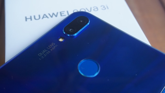 Huawei Nova 3i (Foto: Garin Gustavian/kumparan)