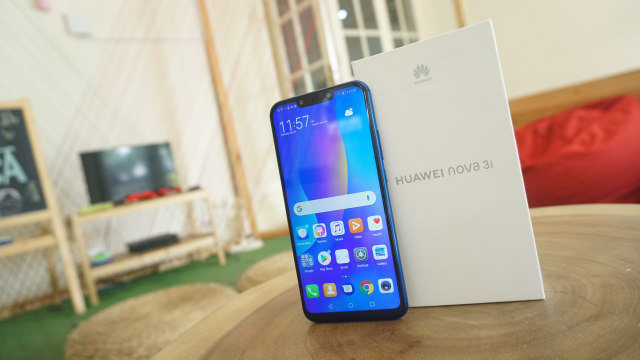 Huawei Nova 3i (Foto: Garin Gustavian/kumparan)