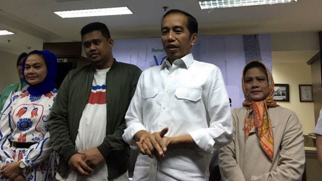 Jokowi di RS YPK Mandiri (Foto: Rafyq Panjaitan/kumparan)
