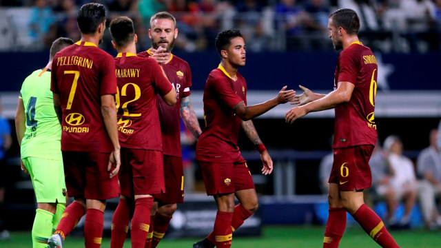Selebrasi gol para pemain AS Roma. (Foto: USA Today via Reuters/Kevin Jaraij)
