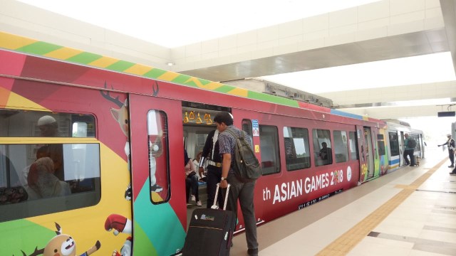 Suasana Hari Pertama LRT Palembang Resmi Beroperasi (Foto: Pranamya Dewati/kumparan)