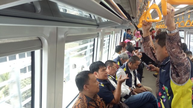 Suasana Hari Pertama LRT Palembang Resmi Beroperasi (Foto: Pranamya Dewati/kumparan)
