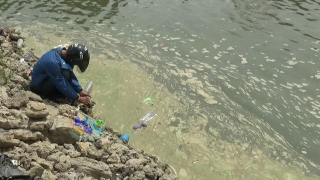 Air Bengawan Solo di Bojonegoro Tercemar Limbah Minyak Lemak (2)