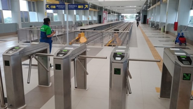 LRT Palembang memiliki stasiun yang ramah difabel. (Foto: Djoko Setijowarno/Masyarakat Transportasi Indonesia)