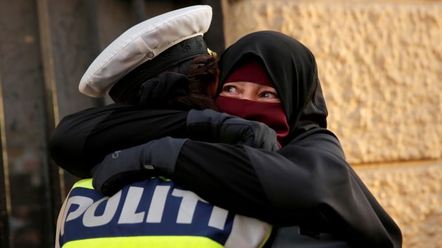 Protes Warga Denmark Menentang Pelarangan Cadar (Foto: REUTERS/Andrew Kelly)
