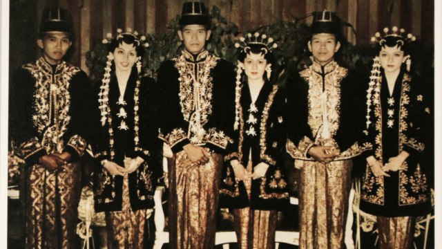 Pernikahan Ani Yudhoyono dengan Susilo Bambang Yudhoyono bersama dengan dua saudarinya (Foto: Hotel Indonesia Kempinsky)