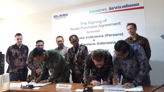 Tanda tangan akuisisi Pabrik Siemens Oleh PT Barata Indonesia. (Foto: Elsa Toruan/kumparan)
