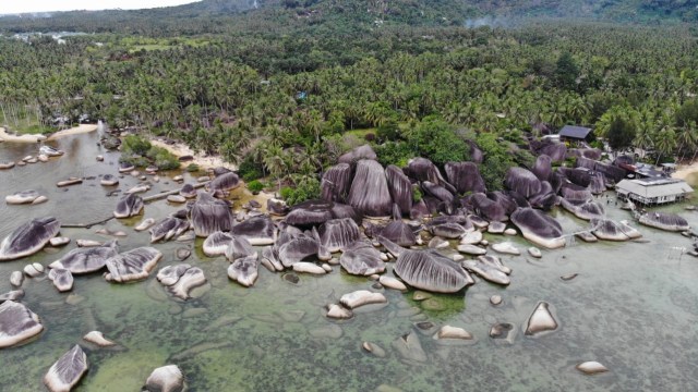 Alif Stone Park, Kabupaten Natuna (Foto: Dok. Bronto)