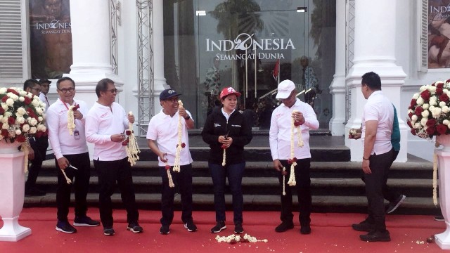 Menko PMK, Puan Maharani membuka secara peresmian Pameran Seni Koleksi Istana Kepresidenan RI di Galeri Nasional Indonesia, Jumat (3/8) (Foto: Raga Imam/kumparan)