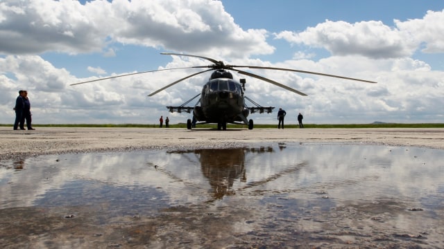 Ilustrasi Helikopter Mi-8  (Foto: AFP/SHAMIL ZHUMATOV)