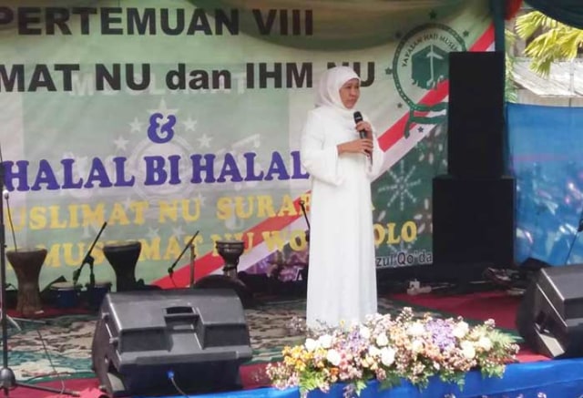 Khofifah Perkenalkan Gus Habib kepada Pengurus Muslimat NU se-Surabaya