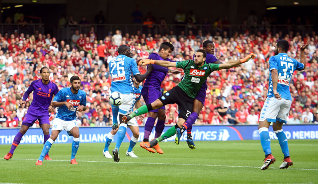 Laga persahabatan Napoli vs Liverpool. (Foto: REUTERS/Clodagh Kilcoyne)