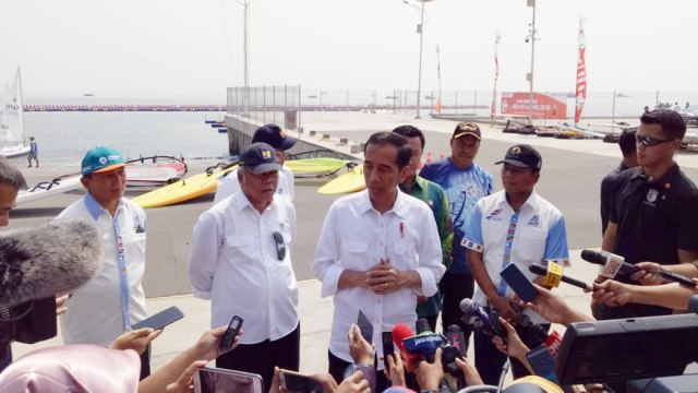Presiden Jokowi meresmikan venue berlayar di Ancol, Jakarta, Senin (6/8). (Foto: Jihad Akbar/kumparan)