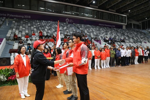 Menko PMK Kukuhkan Tim Indonesia untuk Asian Games (Foto: Kemenko PMK)