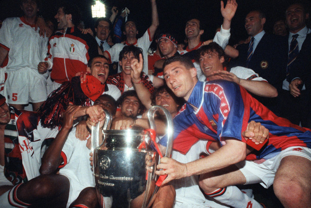 Pemain Milan rayakan gelar juara Liga Champions 1994. (Foto: AFP PHOTO)