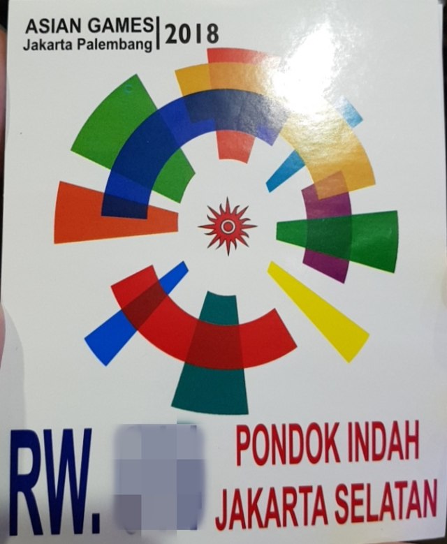 Stiker Asian Games Warga Pondok Indah, Jakarta Selatan, Senin (6/8). (Foto: Istimewa)